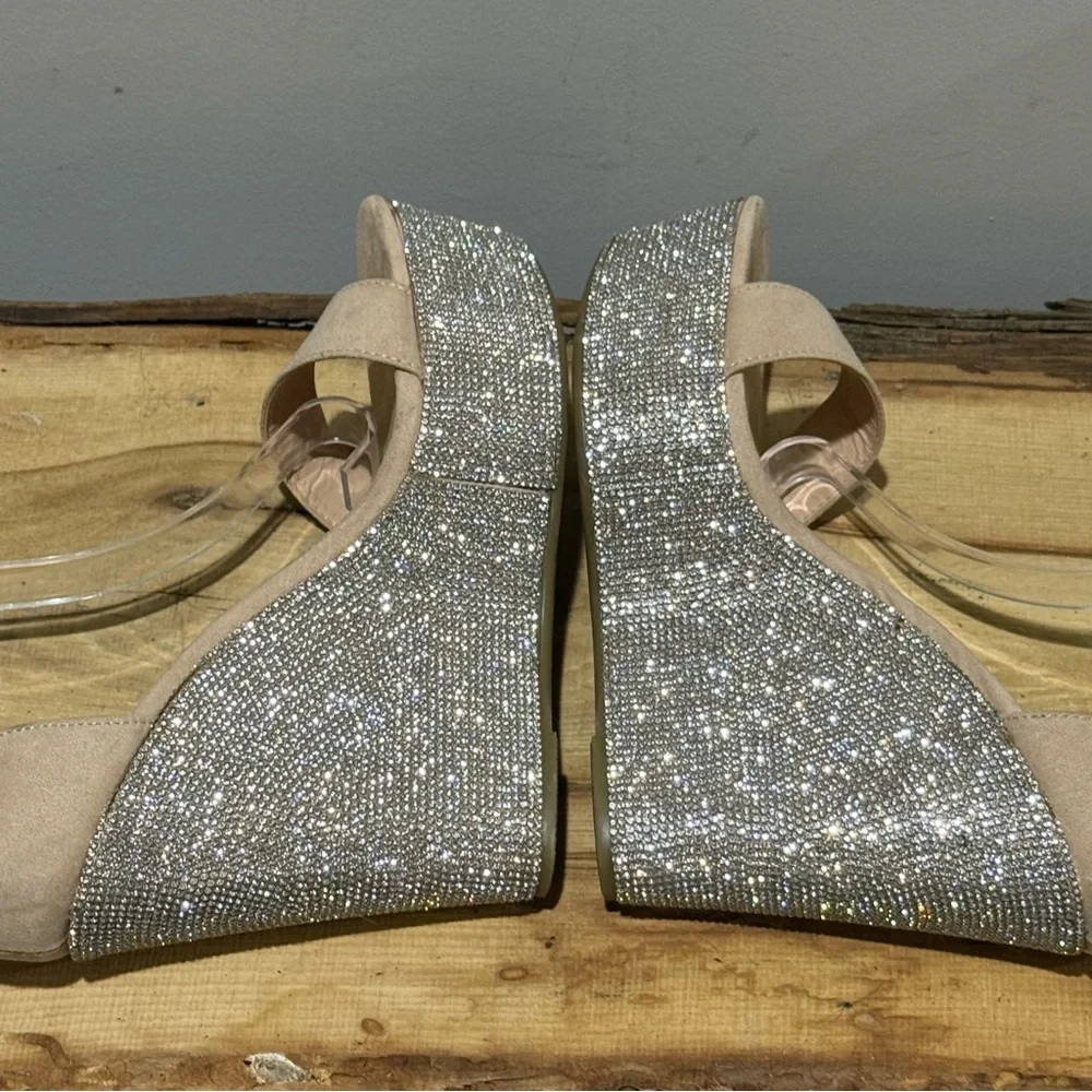 Fashion Nova Nude &‎ Sparkly Platform Wedge sandals Size 9 A40